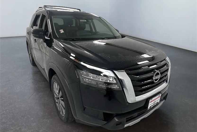 2025 Nissan Pathfinder SL photo 1