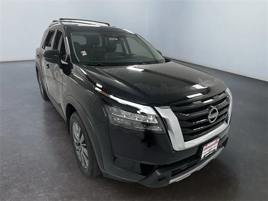 2025 Nissan Pathfinder SL photo 1