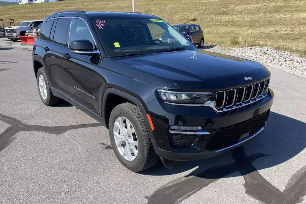 2023 Jeep Grand Cherokee Limited photo 1