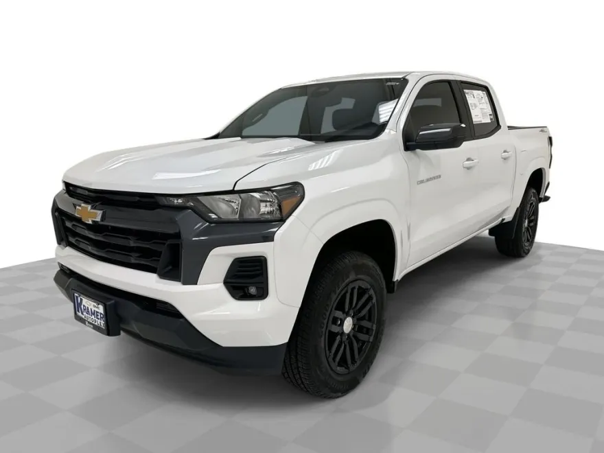 2024 Chevrolet Colorado LT photo 1
