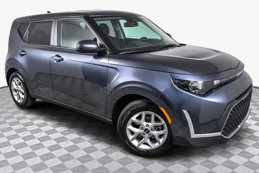 2024 Kia Soul LX photo 1