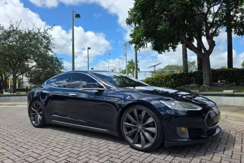 2013 Tesla Model S photo 2