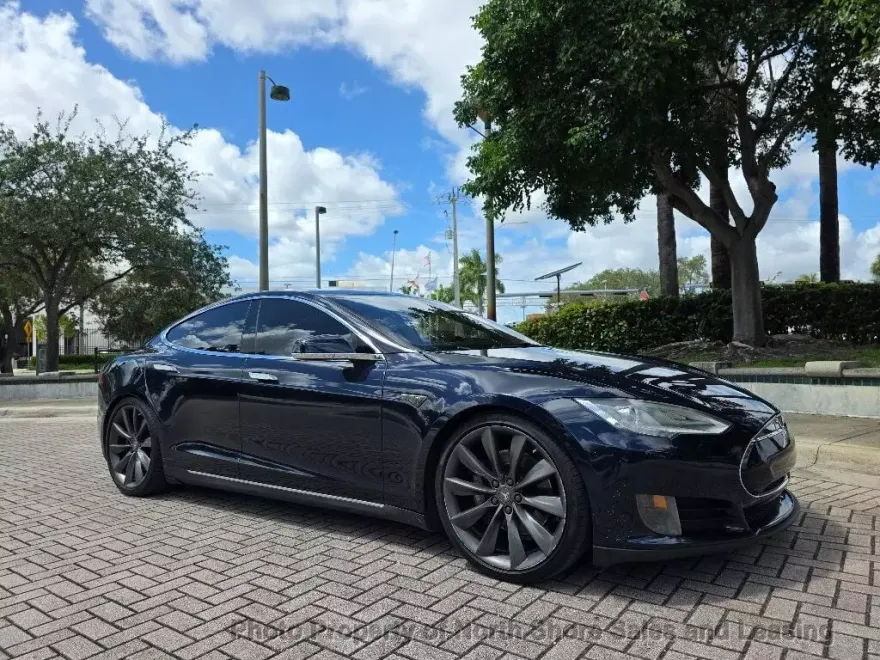 2013 Tesla Model S photo 2