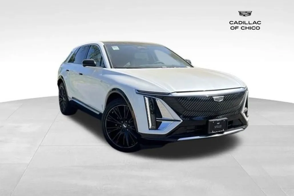 2025 Cadillac Lyriq Luxury photo 1