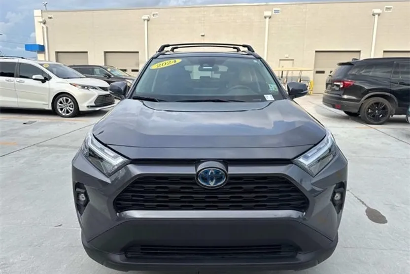 2024 Toyota RAV4 Hybrid XLE Premium photo 1