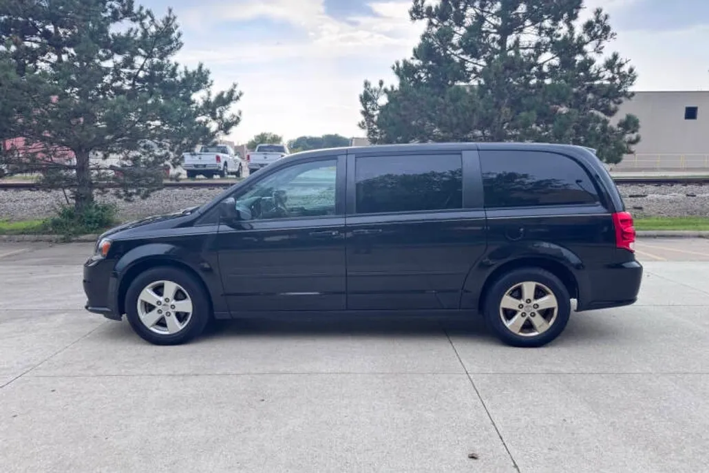 2015 Dodge Grand Caravan SE photo 1