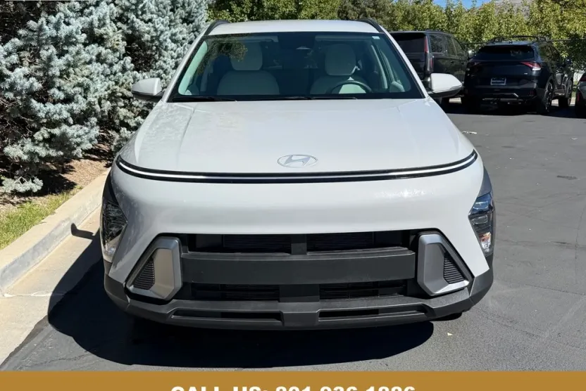 2025 Hyundai Kona SEL photo 1
