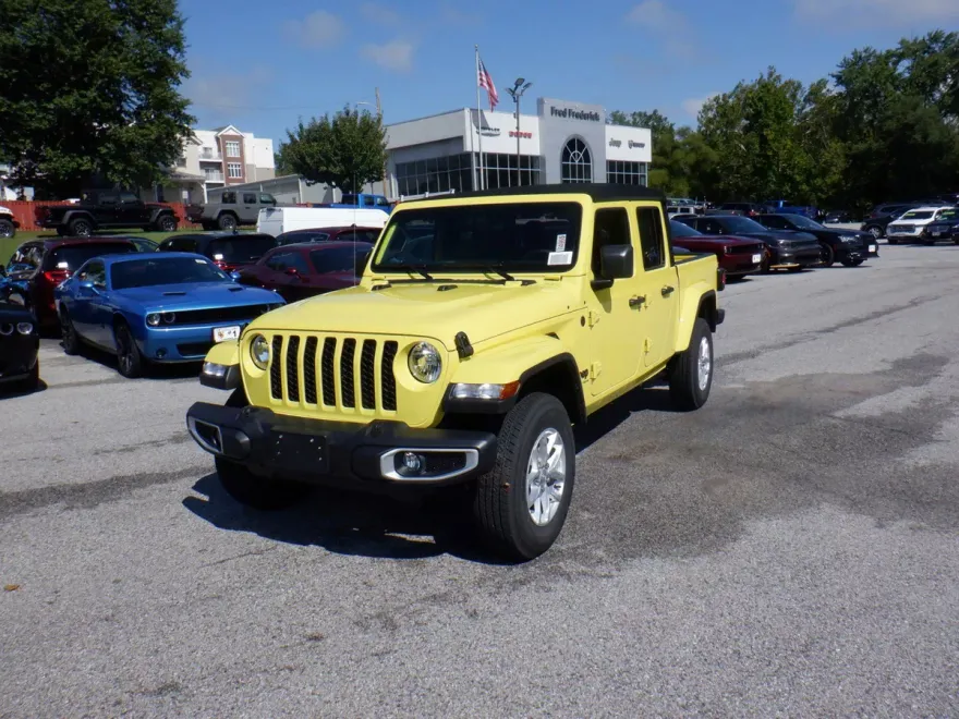 2023 Jeep Gladiator Sport S photo 1