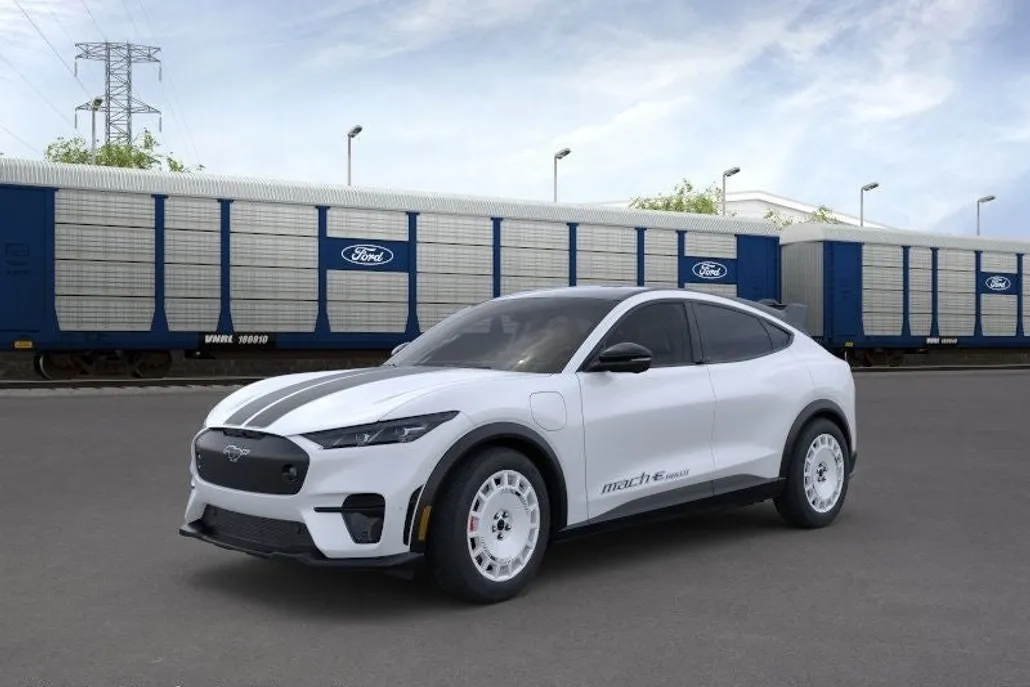 2025 Ford Mustang Mach-E GT photo 1