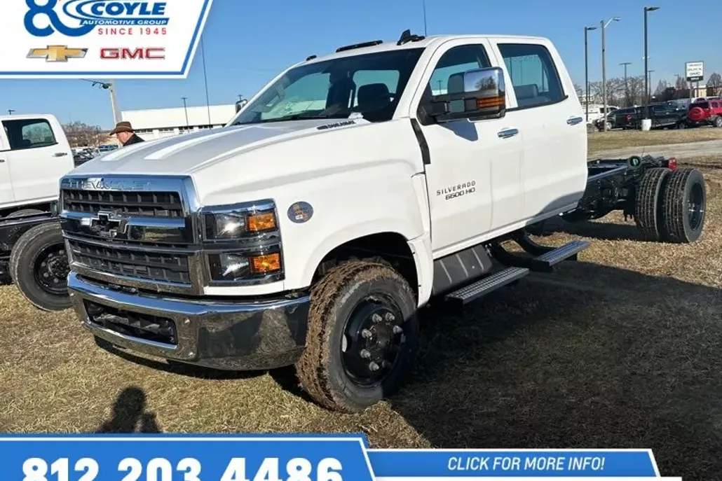 2024 Chevrolet Silverado 6500HD Work Truck photo 1