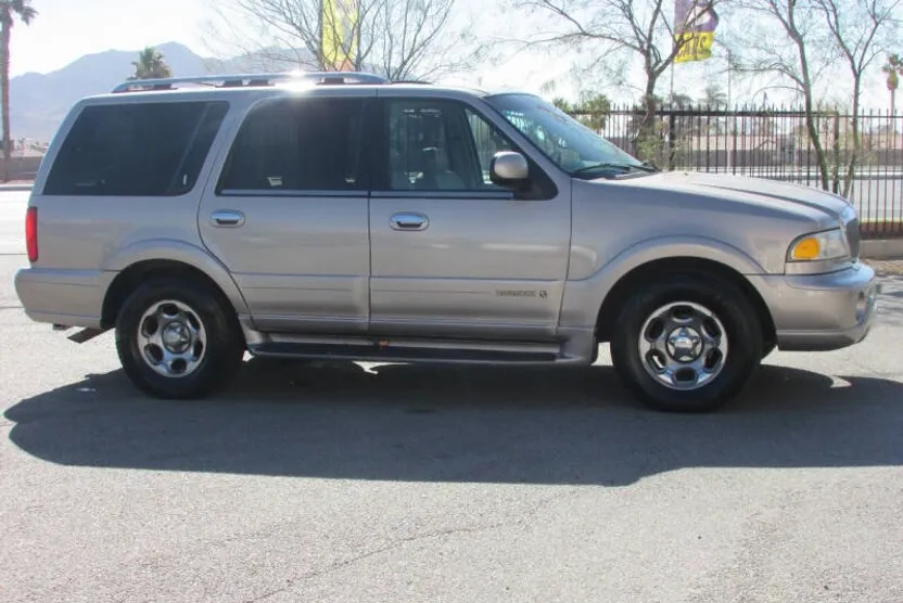 2000 Lincoln Navigator Base photo 1