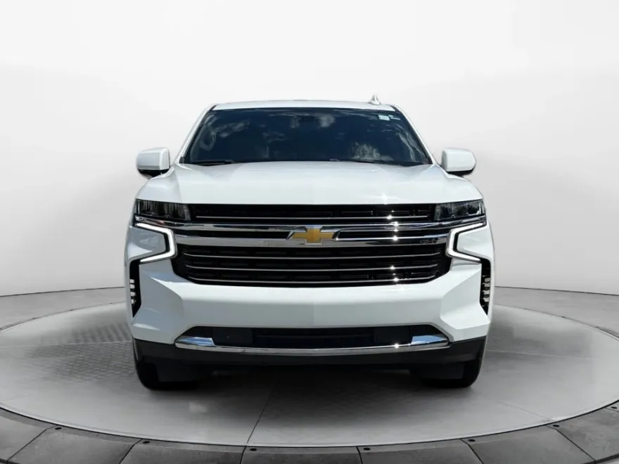 2021 Chevrolet Suburban LT photo 1