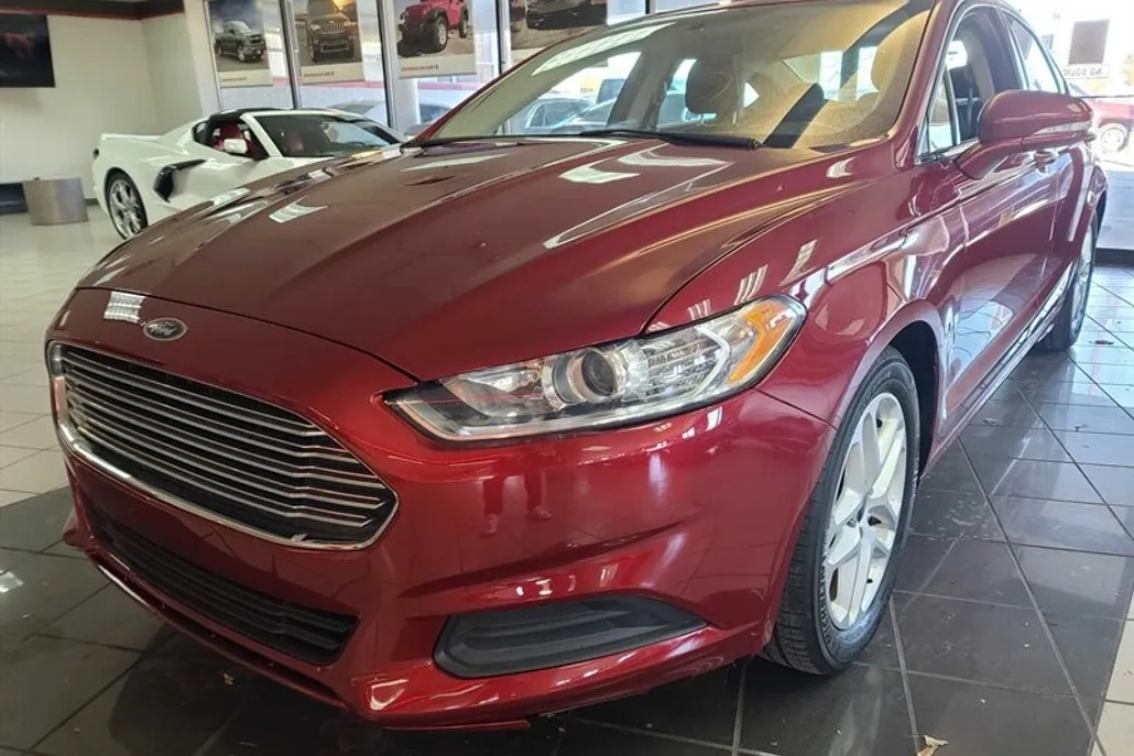 2014 Ford Fusion SE photo 1