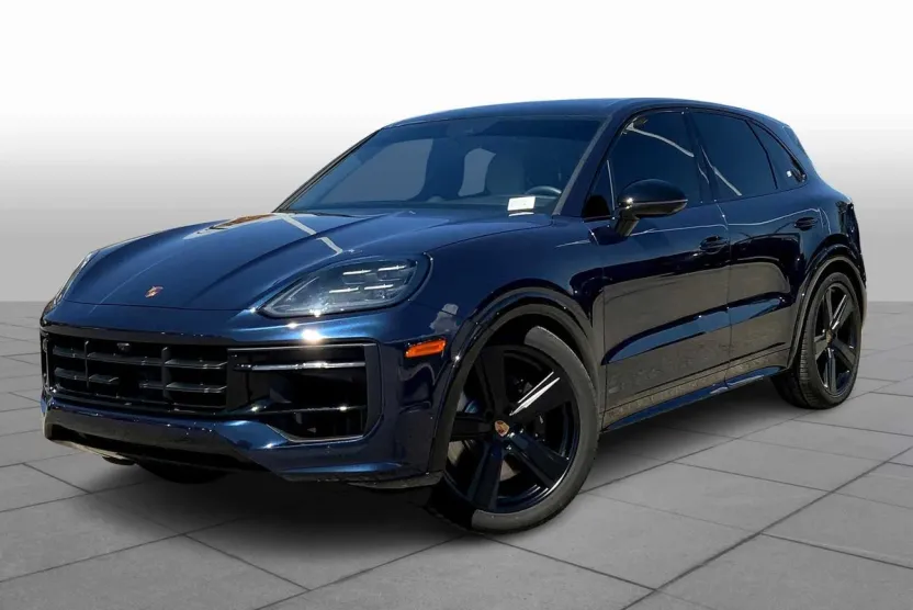 2025 Porsche Cayenne GTS photo 1