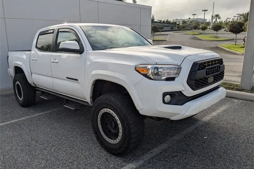 2021 Toyota Tacoma TRD Sport V6 photo 1