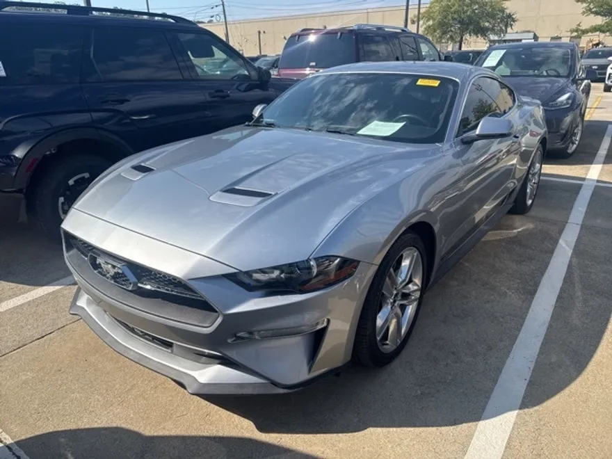 2020 Ford Mustang EcoBoost Premium photo 1