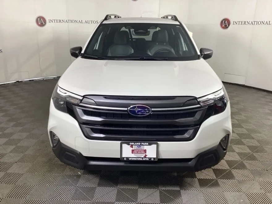 2025 Subaru Forester Premium Base photo 1