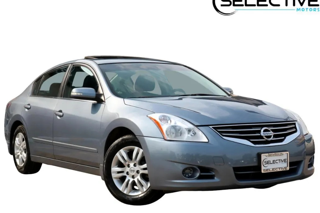 2012 Nissan Altima SL photo 1