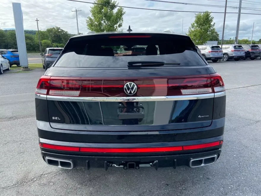 2026 Volkswagen Atlas Cross Sport SEL Premium R-Line photo 1
