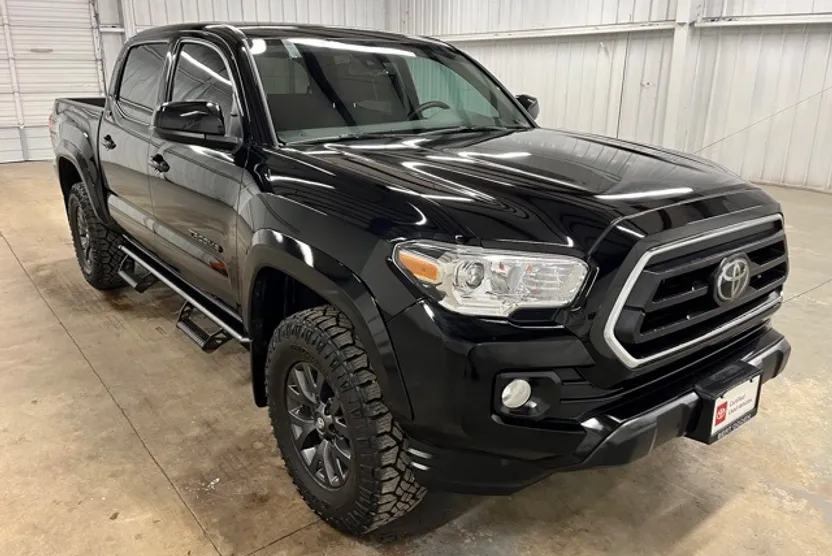 2023 Toyota Tacoma SR5 photo 1