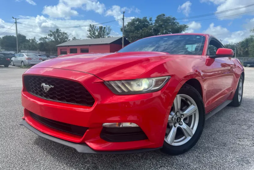 2016 Ford Mustang V6 photo 1