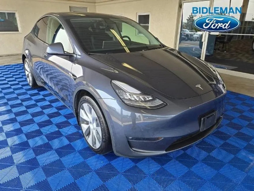 2021 Tesla Model Y Long Range photo 1