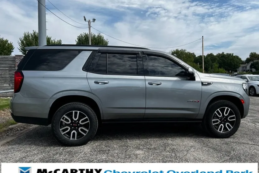 2023 Gmc Yukon AT4 photo 1