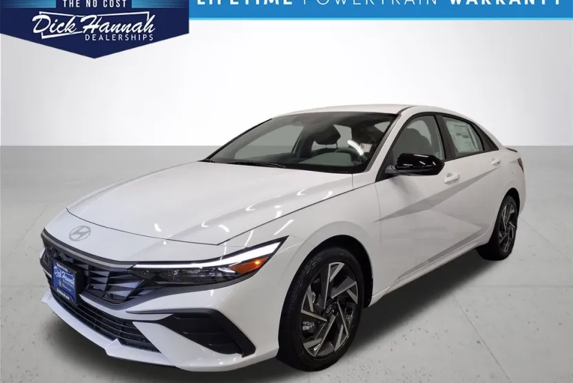 2025 Hyundai Elantra SEL Sport photo 1