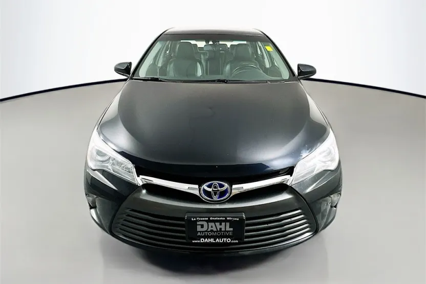 2016 Toyota Camry Hybrid XLE photo 1