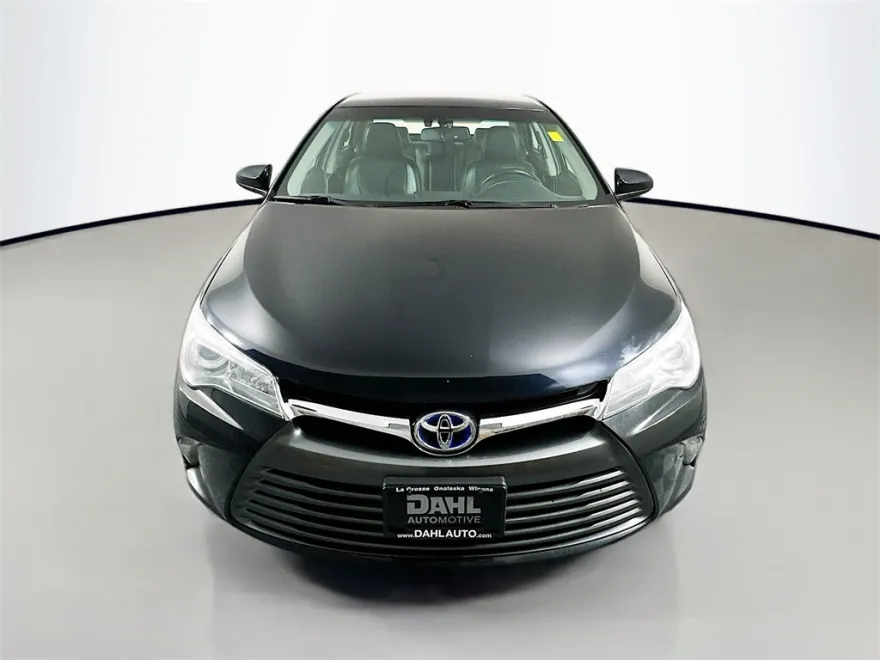 2016 Toyota Camry Hybrid XLE photo 1