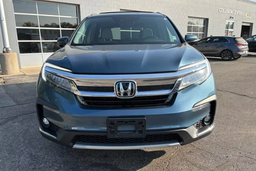 2020 Honda Pilot Touring photo 1
