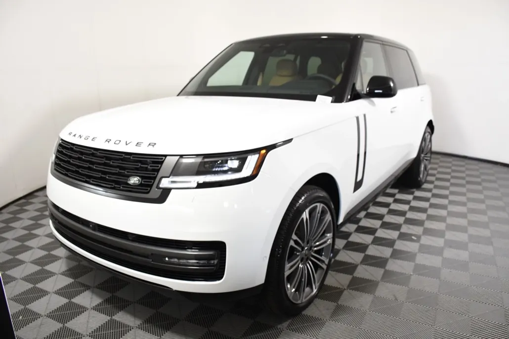 2025 Land Rover Range Rover SE photo 1