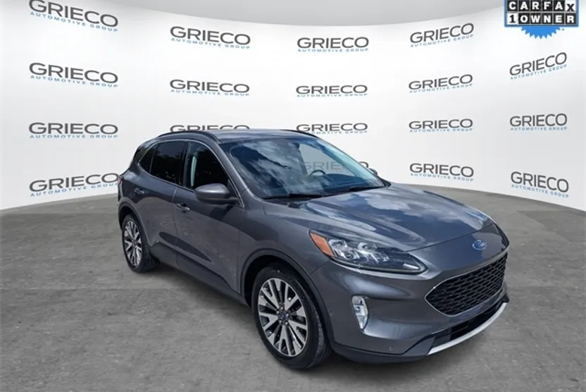 2021 Ford Escape Hybrid Titanium photo 1