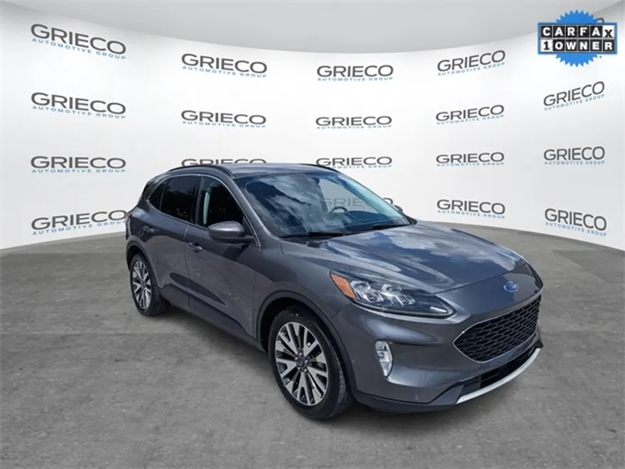 2021 Ford Escape Hybrid Titanium photo 1