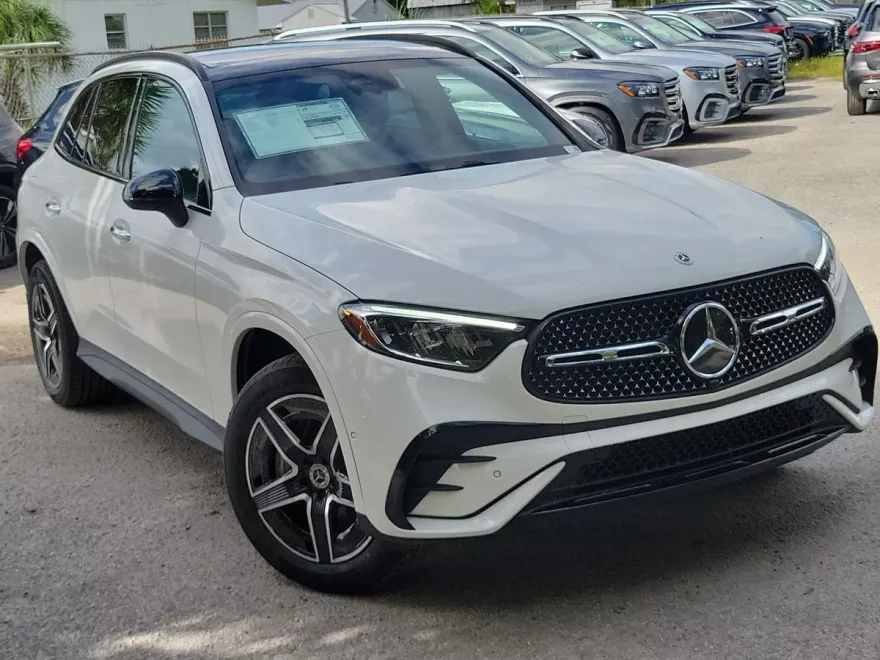 2026 Mercedes Benz GLC 300 4MATIC photo 1