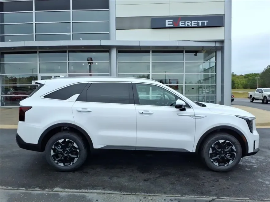 2026 Kia Sorento S photo 1
