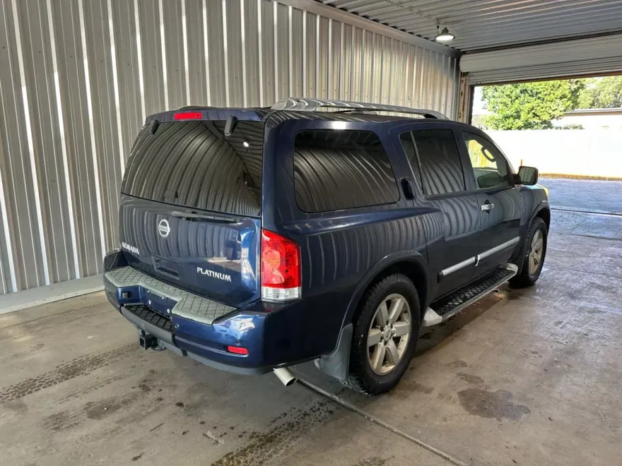2010 Nissan Armada Platinum photo 1