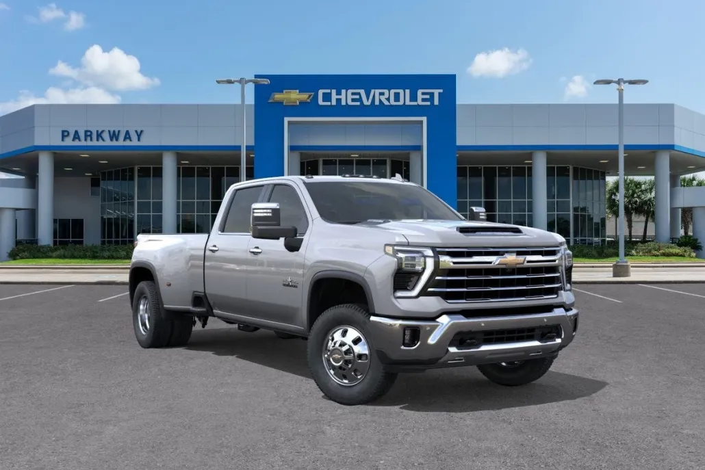 2025 Chevrolet Silverado 3500HD LTZ photo 1
