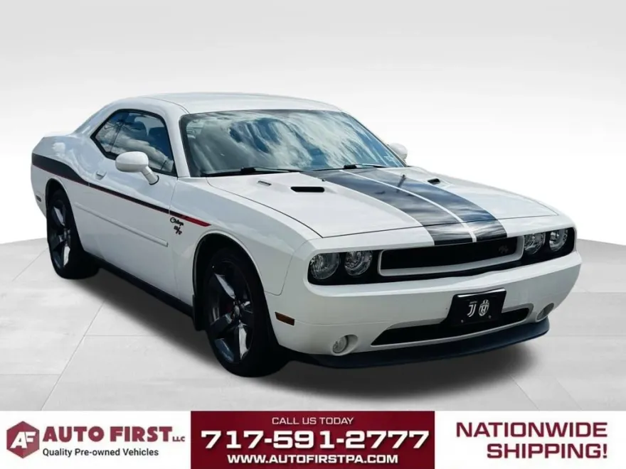 2013 Dodge Challenger R/T Plus photo 1