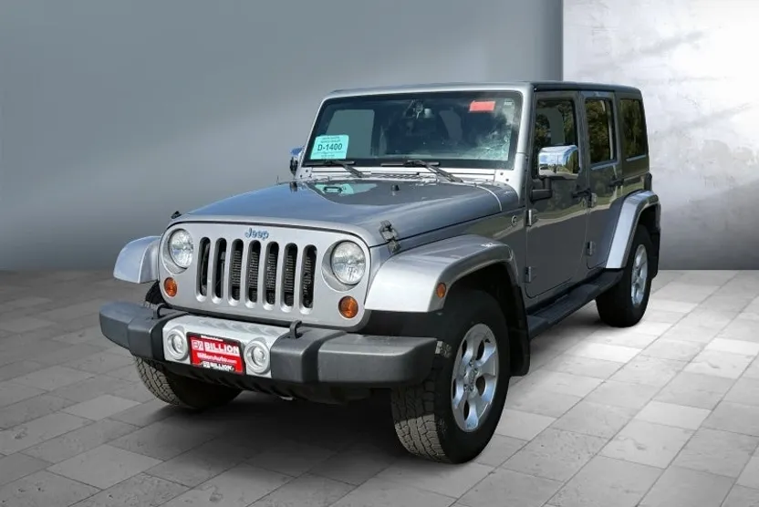 2013 Jeep Wrangler Unlimited Sahara photo 1