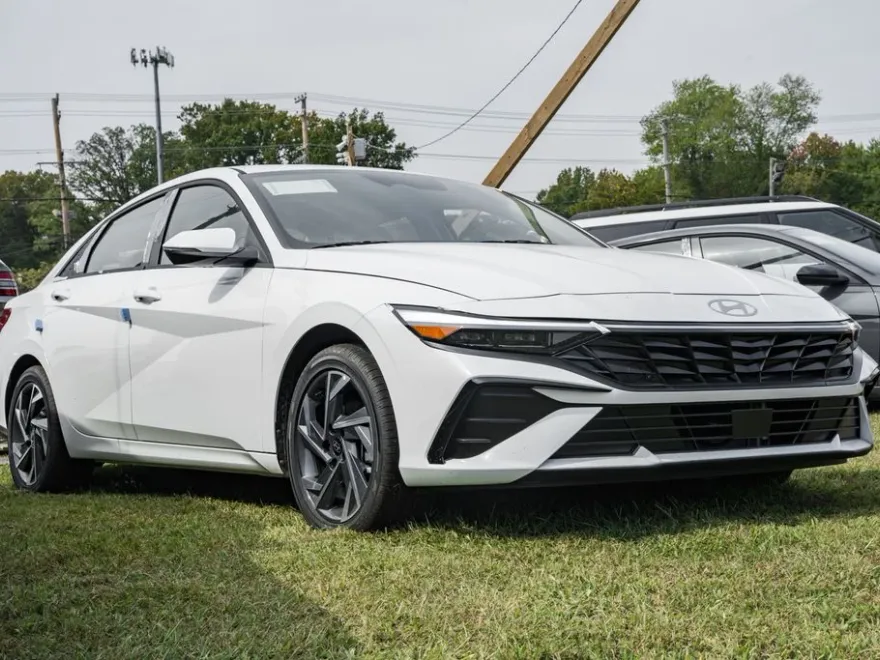 2025 Hyundai Elantra Hybrid Limited photo 1