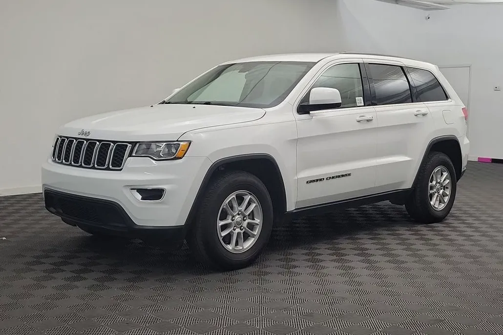 2018 Jeep Grand Cherokee Laredo photo 1