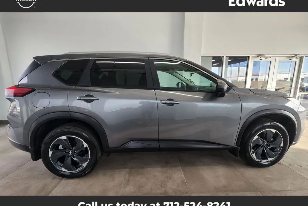 2024 Nissan Rogue SV photo 1