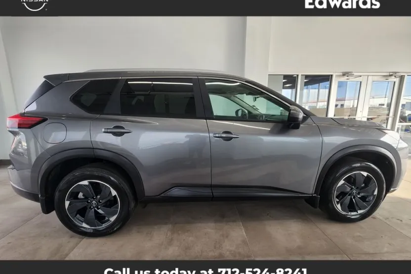 2024 Nissan Rogue SV photo 1