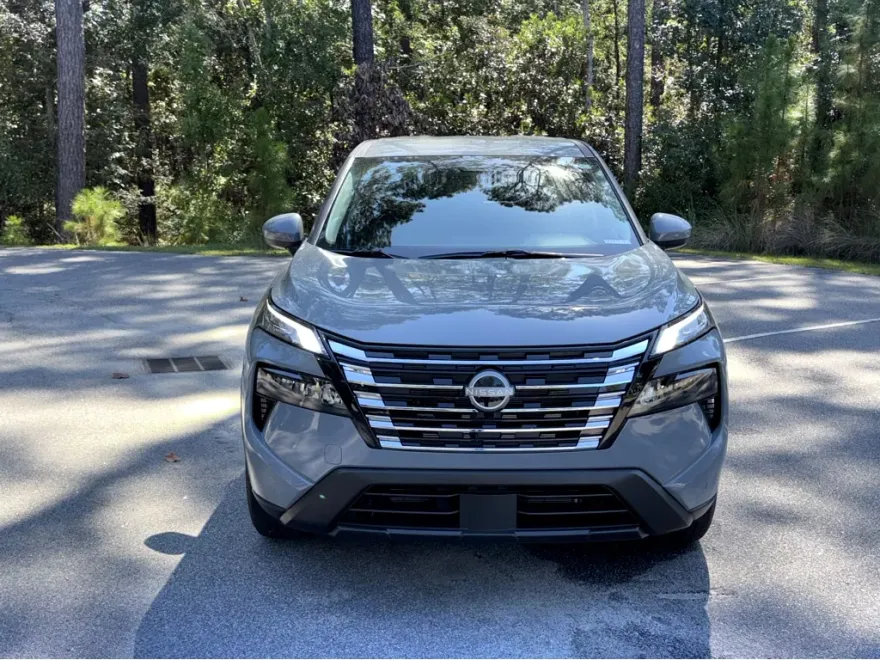 2026 Nissan Rogue SV photo 1
