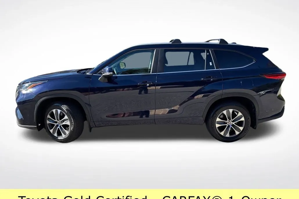 2023 Toyota Highlander XLE photo 1