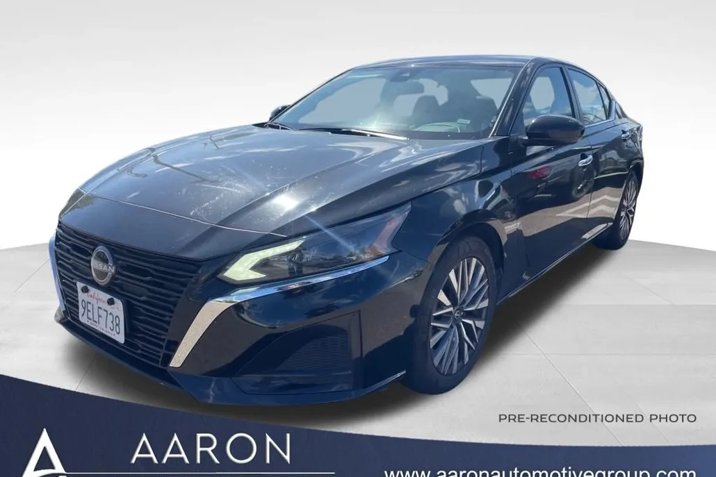 2023 Nissan Altima 2.5 SV photo 1