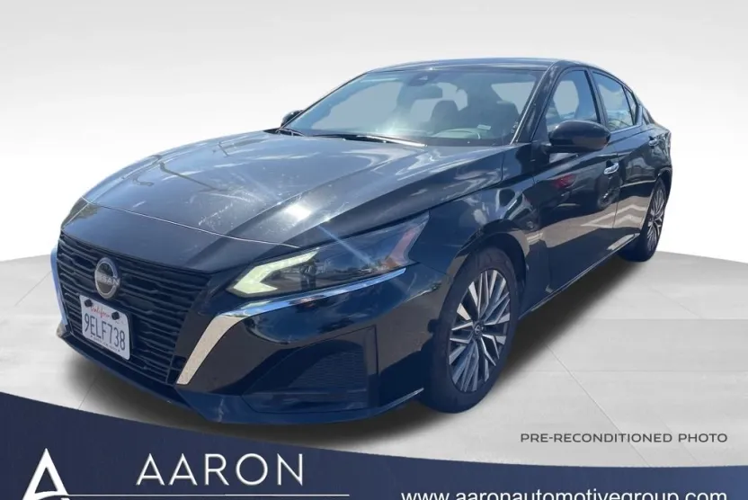 2023 Nissan Altima 2.5 SV photo 1