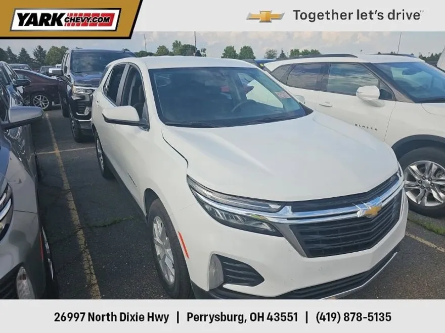 2023 Chevrolet Equinox LT photo 1