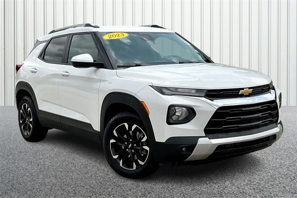 2023 Chevrolet Trailblazer LT photo 1
